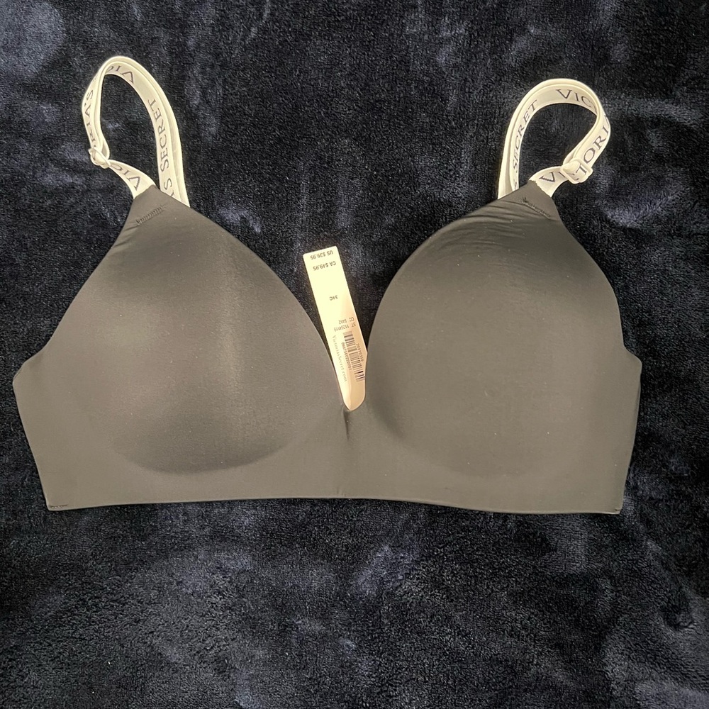 New Victoria’s Secret The T-shirt Lightly Lined Wireless Bra